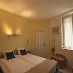 Du Soleil Hotel